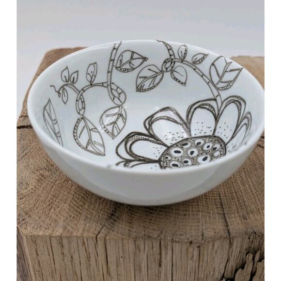 Pier 1 Imports Porcelain Bowl Black Floral Sketch Design 4.25" – Signed Annie - Picture 5 of 8